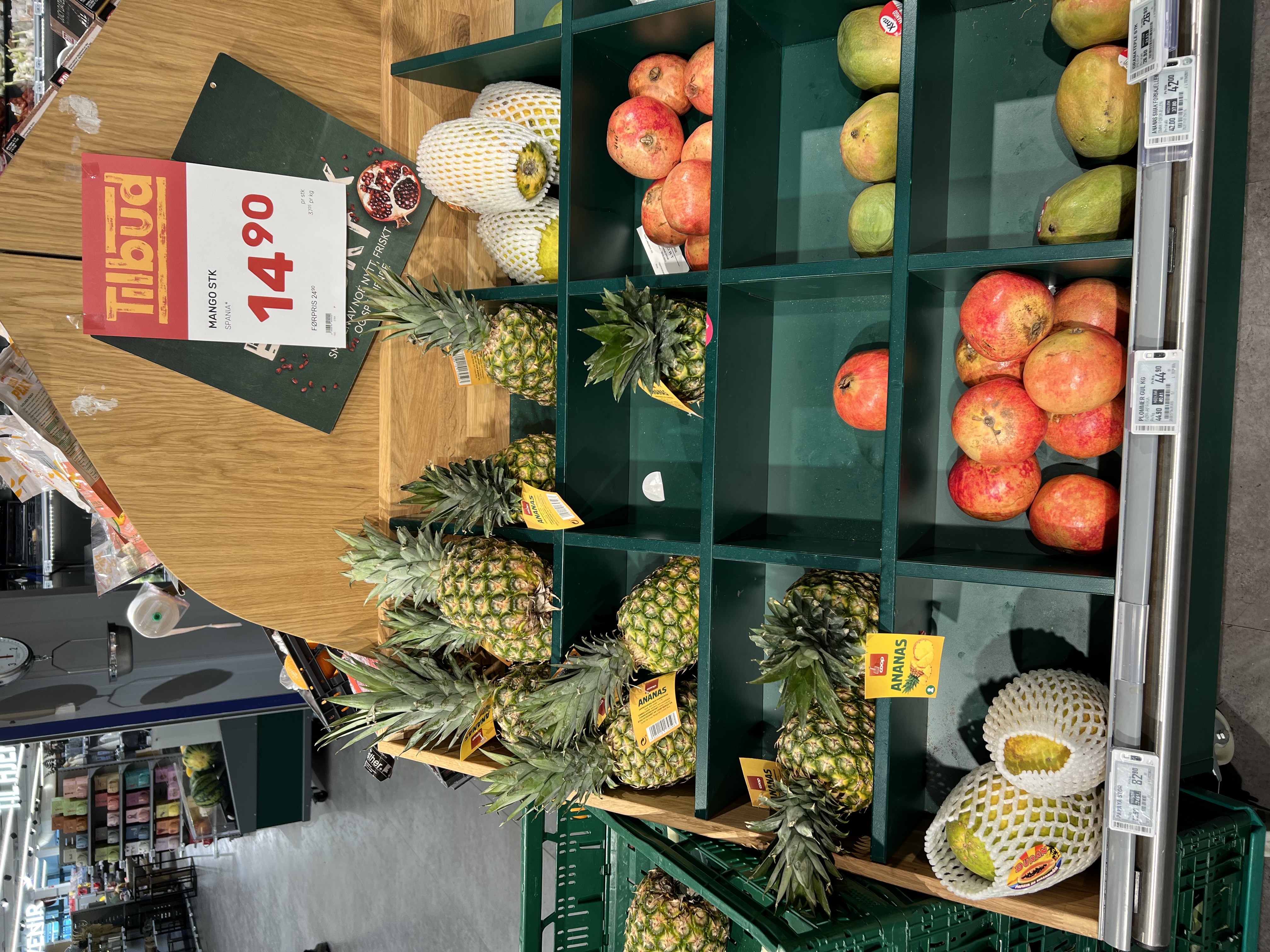 A pineapple in a the main grocery store in Longyearbyen. The experience left me… confused.